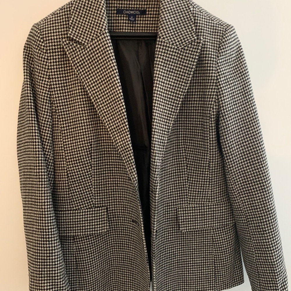 Chadwicks blazer- houndstooth pattern